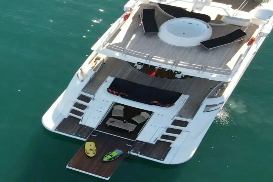 YACHT OBSIDIAN